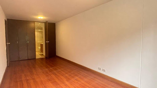 Apartamento en venta en Los Rosales, Bogotá · foto 16 de 18
