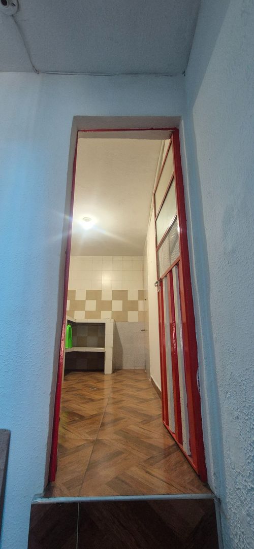 Casa de 5 alcobas en venta en Las Mercedes, Bogotá, 220 m² · foto 2 de 24