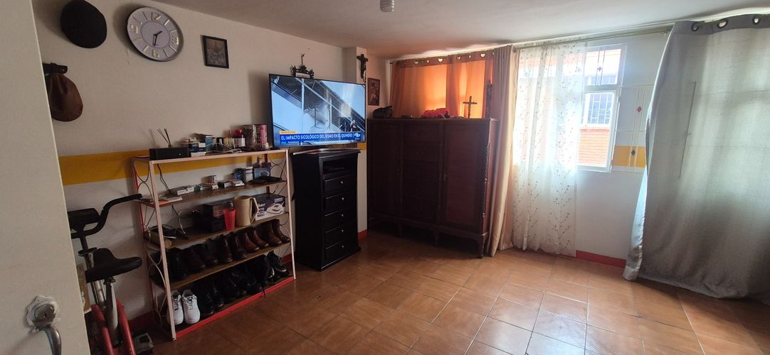 Casa de 5 alcobas en venta en Las Mercedes, Bogotá, 220 m² · foto 17 de 24