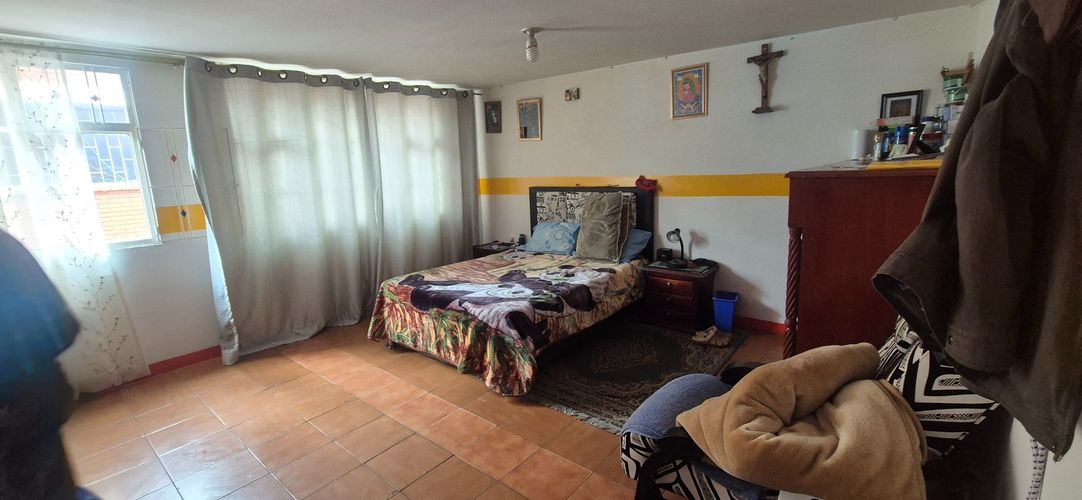 Casa de 5 alcobas en venta en Las Mercedes, Bogotá, 220 m² · foto 18 de 24