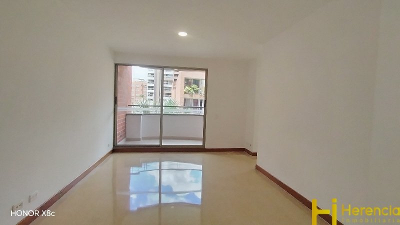 Apartamento en arriendo en Laureles, Medellín · foto 4 de 24