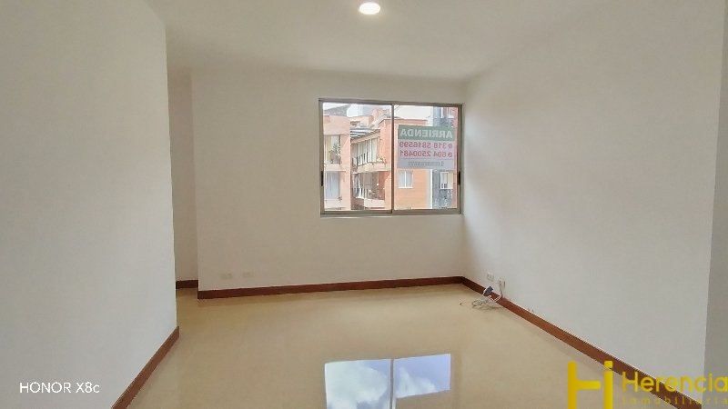 Apartamento en arriendo en Laureles, Medellín · foto 6 de 24