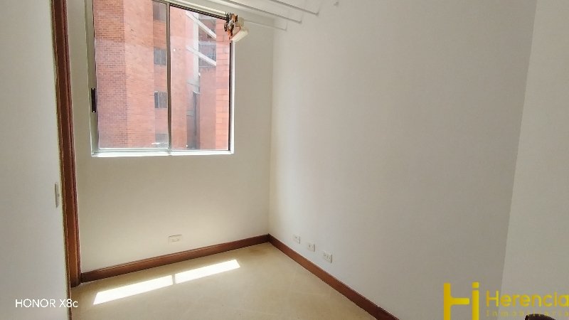 Apartamento en arriendo en Laureles, Medellín · foto 10 de 24
