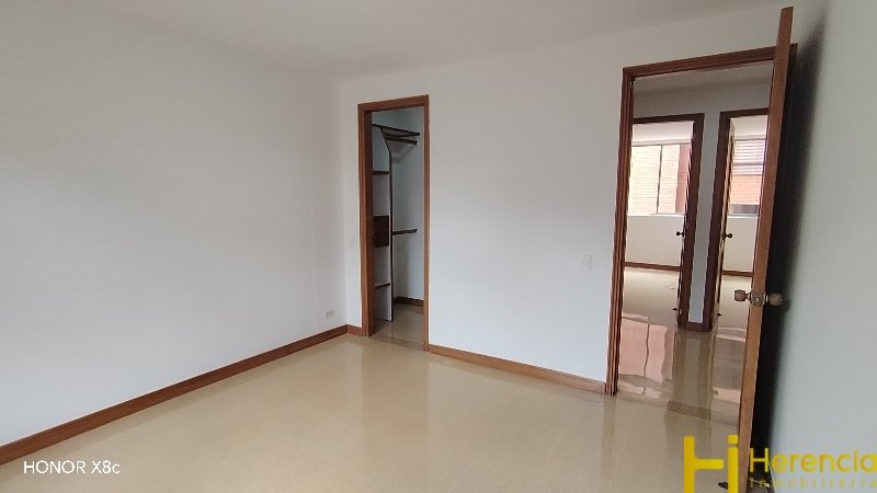 Apartamento en arriendo en Laureles, Medellín · foto 15 de 24
