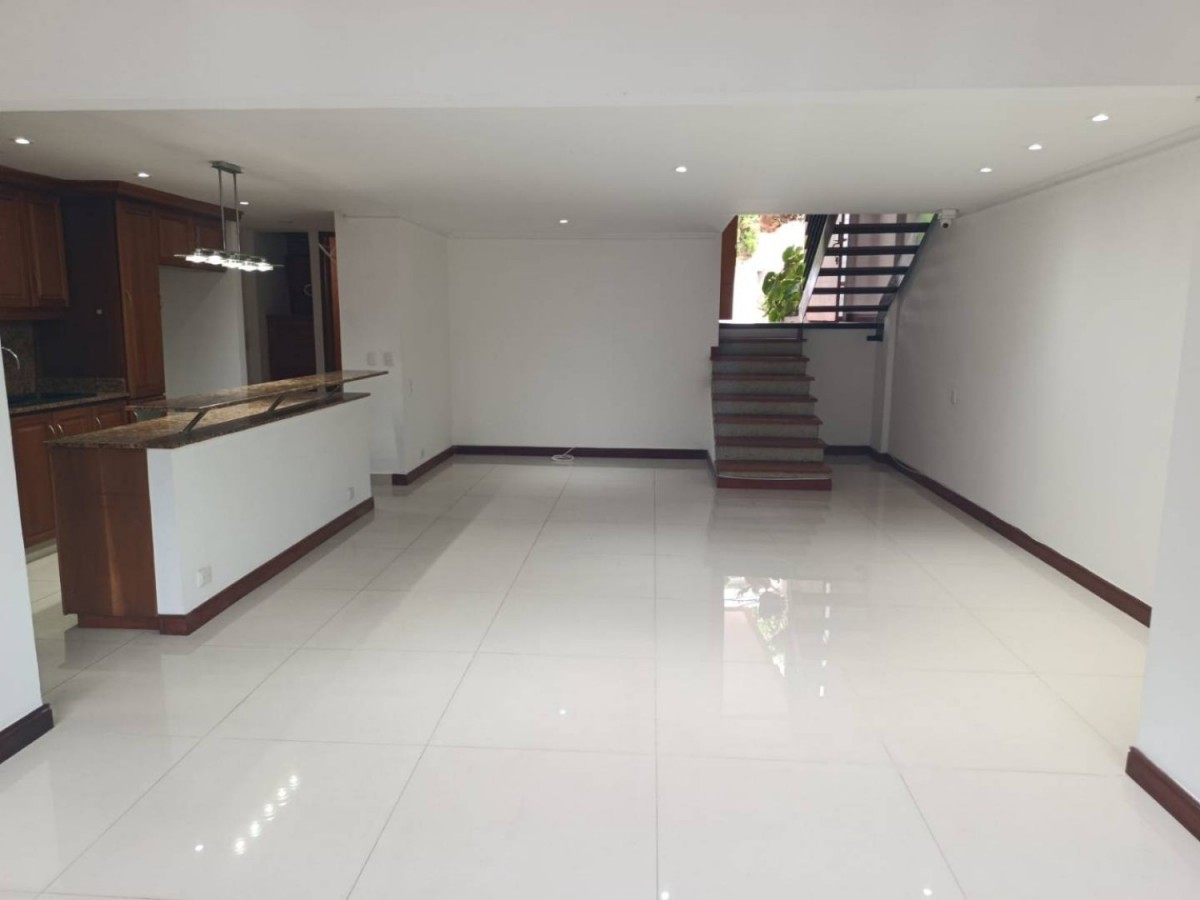 Casa en arriendo en Las Palmas, Medellín · foto 2 de 19