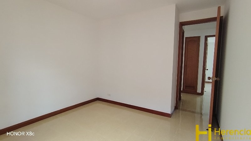 Apartamento en arriendo en Laureles, Medellín · foto 23 de 24