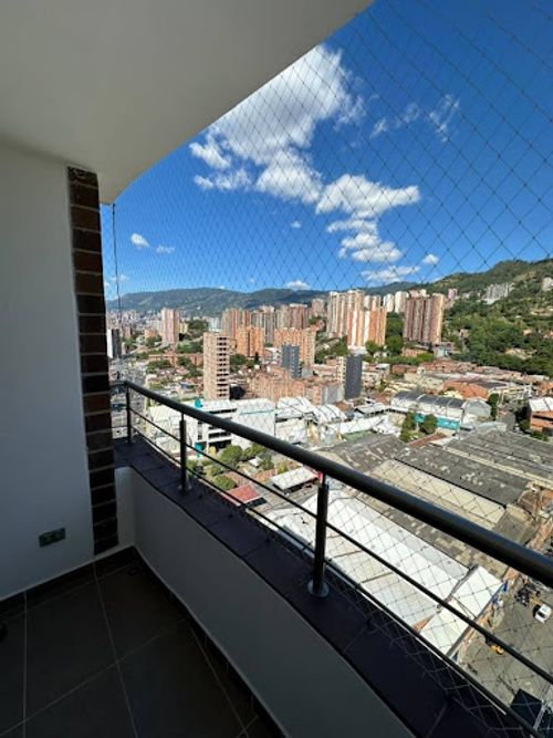 Apartamento de 2 alcobas en venta en Los Alcazares, Sabaneta, 62 m² · foto 9 de 19