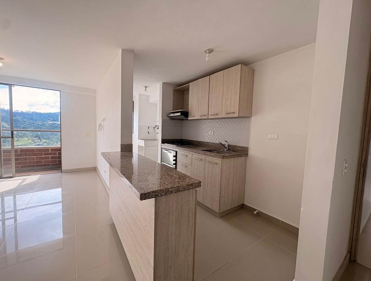 Apartamento en arriendo en Vereda La Doctora, Sabaneta · foto 3 de 17