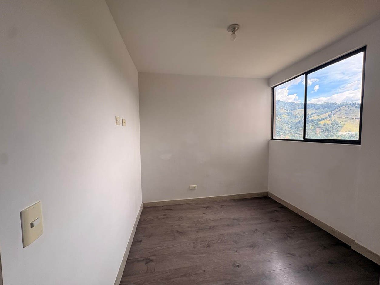 Apartamento en arriendo en Vereda La Doctora, Sabaneta · foto 14 de 17