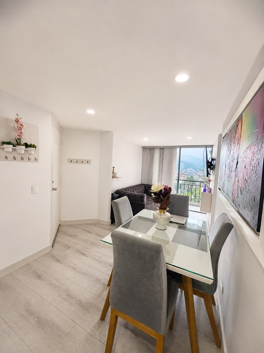 Apartamento en venta en Loma Del Indio, Medellín · foto 2 de 24