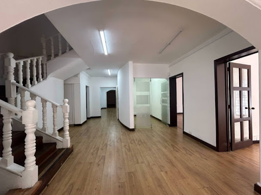 Casa en venta en Quinta Camacho, Bogotá · foto 2 de 17