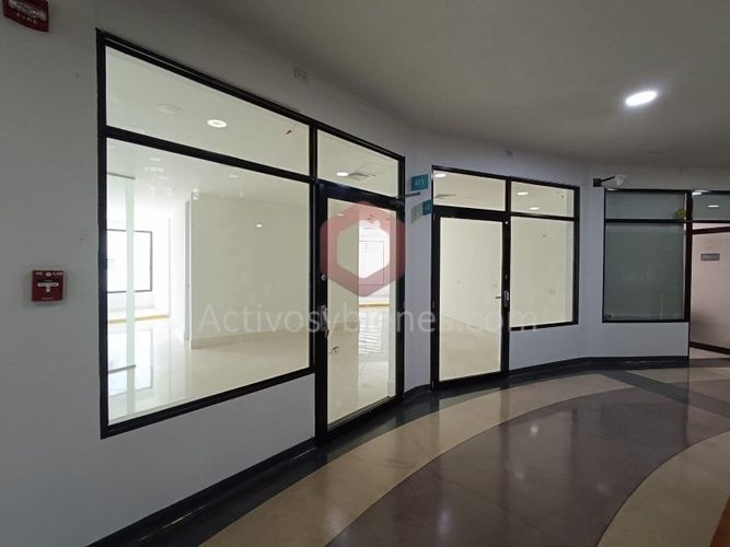 Local en arriendo en El Poblado, Medellín, 92 m² · foto 2 de 18
