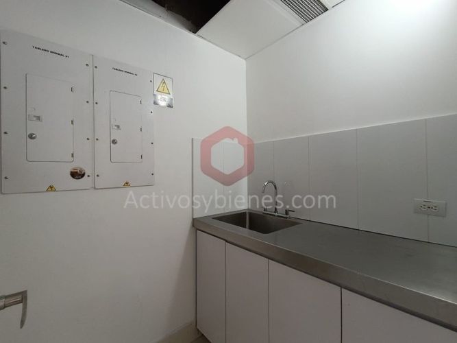 Local en arriendo en El Poblado, Medellín, 92 m² · foto 9 de 18