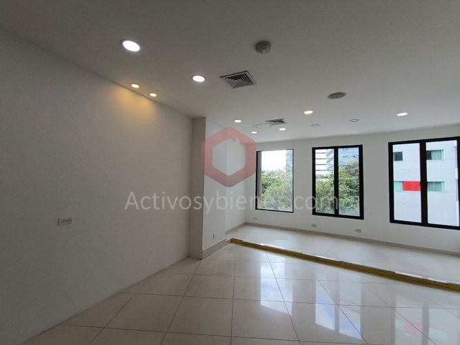 Local en arriendo en El Poblado, Medellín, 92 m² · foto 14 de 18