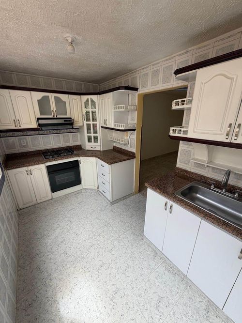 Casa de 5 alcobas en venta en Provenza, Bucaramanga, 345 m² · foto 3 de 11