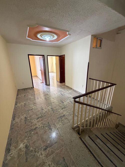 Casa de 5 alcobas en venta en Provenza, Bucaramanga, 345 m² · foto 7 de 11