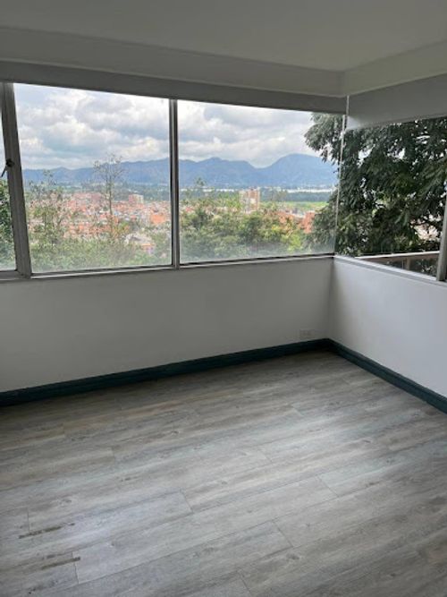 Apartamento de 3 alcobas en venta en Santa Maria De Suba, Bogotá, 210 m² · foto 4 de 23