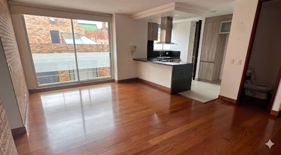 Apartamento de 2 alcobas en venta en Chicó Navarra, Bogotá, 83 m² · foto 2 de 9