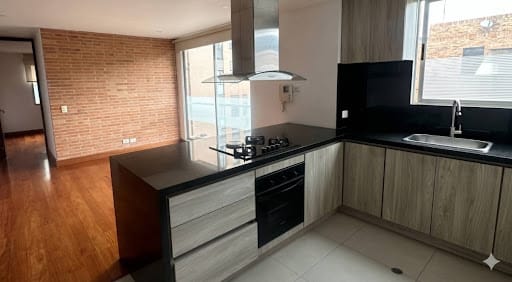 Apartamento de 2 alcobas en venta en Chicó Navarra, Bogotá, 83 m² · foto 3 de 9