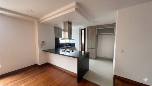 Apartamento de 2 alcobas en venta en Chicó Navarra, Bogotá, 83 m² · foto 4 de 9