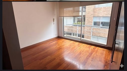 Apartamento de 2 alcobas en venta en Chicó Navarra, Bogotá, 83 m² · foto 5 de 9