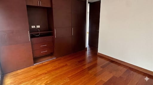Apartamento de 2 alcobas en venta en Chicó Navarra, Bogotá, 83 m² · foto 6 de 9
