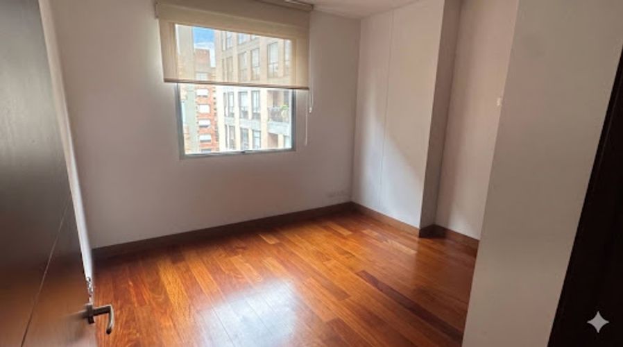 Apartamento de 2 alcobas en venta en Chicó Navarra, Bogotá, 83 m² · foto 7 de 9