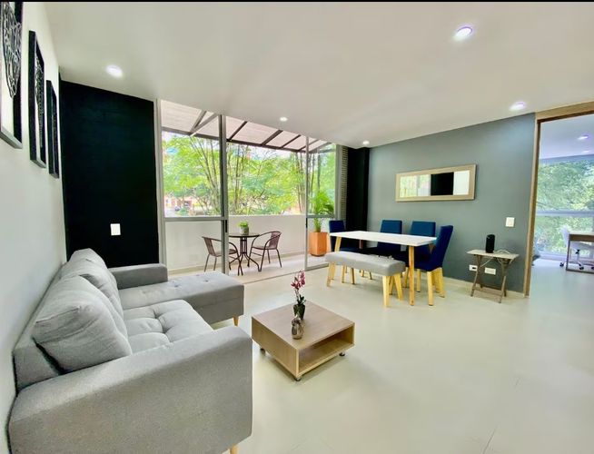 Apartamento de 1 alcoba en venta en El Poblado, Medellín, 51 m² · foto 2 de 13