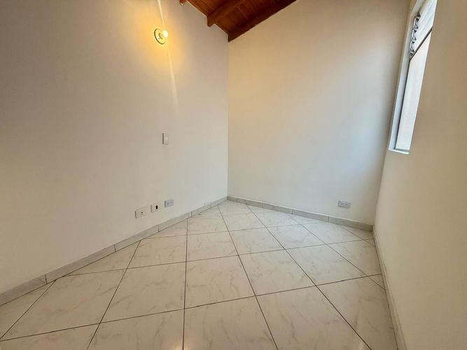 Casa de 3 alcobas en venta en La Mota, Medellín, 75 m² · foto 11 de 14