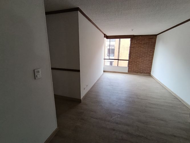 Apartamento de 3 alcobas en venta en La Clarita, Bogotá, 58 m² · foto 2 de 24