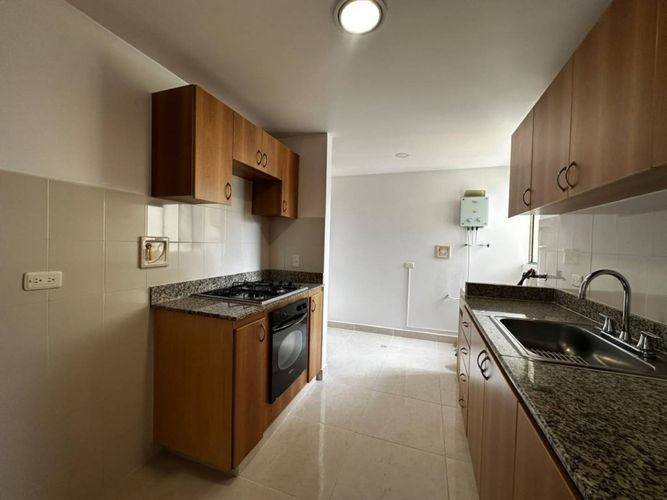 Apartamento de 3 alcobas en arriendo en La Frontera, Medellín, 117 m² · foto 2 de 20
