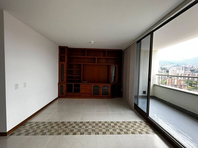 Apartamento de 3 alcobas en arriendo en La Frontera, Medellín, 117 m² · foto 3 de 20