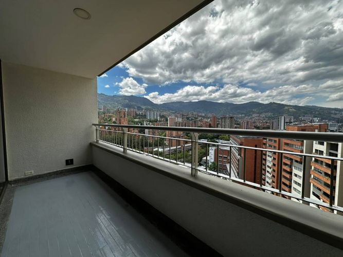 Apartamento de 3 alcobas en arriendo en La Frontera, Medellín, 117 m² · foto 9 de 20