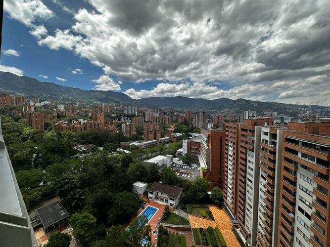 Apartamento de 3 alcobas en arriendo en La Frontera, Medellín, 117 m² · foto 11 de 20