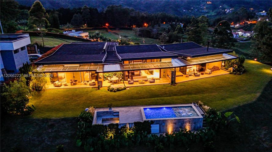 Casa de 4 alcobas en venta en San Jose, Guarne · foto 2 de 20