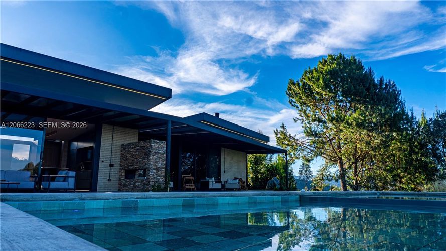 Casa de 4 alcobas en venta en San Jose, Guarne · foto 17 de 20