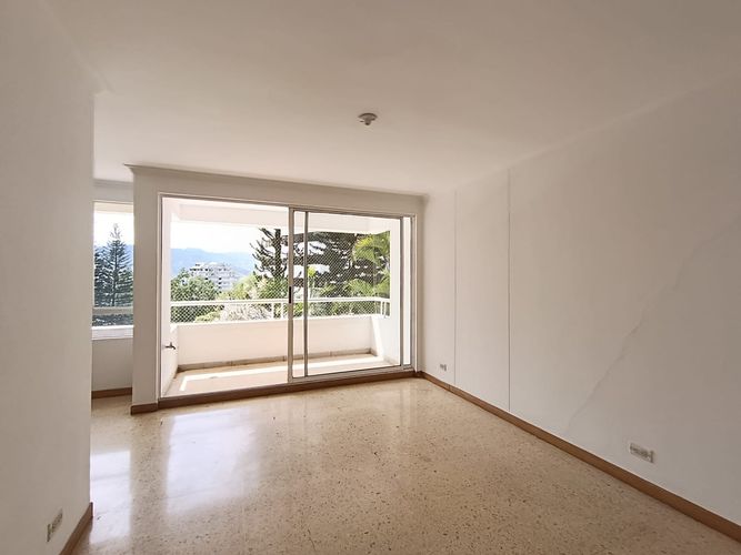 Apartamento de 3 alcobas en arriendo en Urbanización Las Cumbres, Medellín, 115 m² · foto 2 de 14