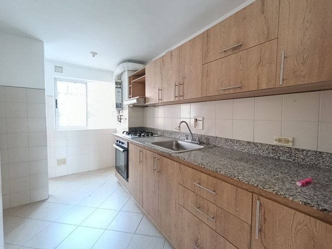 Apartamento de 3 alcobas en arriendo en Urbanización Las Cumbres, Medellín, 115 m² · foto 4 de 14