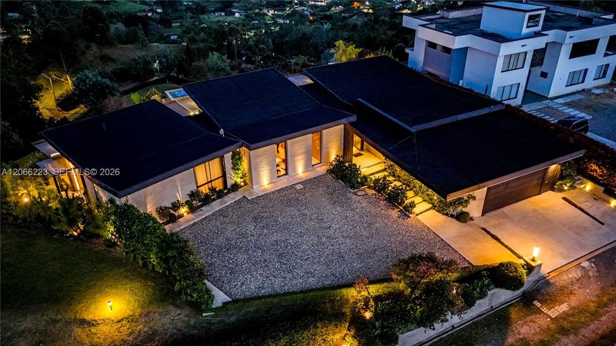 Casa de 4 alcobas en venta en San Jose, Guarne · foto 20 de 20