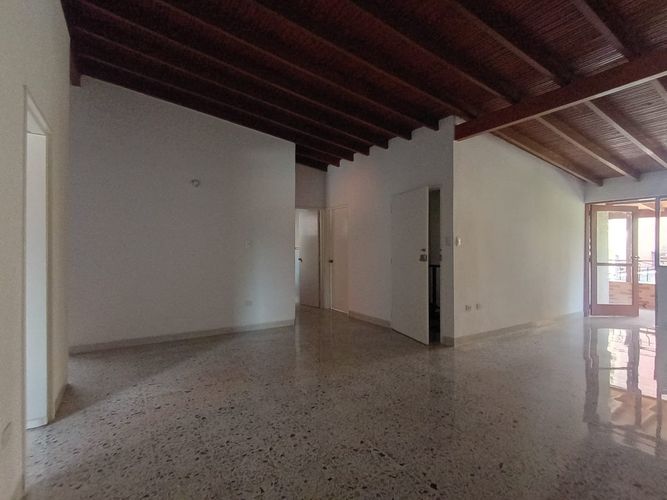 Apartamento de 3 alcobas en venta en Laureles, Medellín, 174 m² · foto 3 de 18
