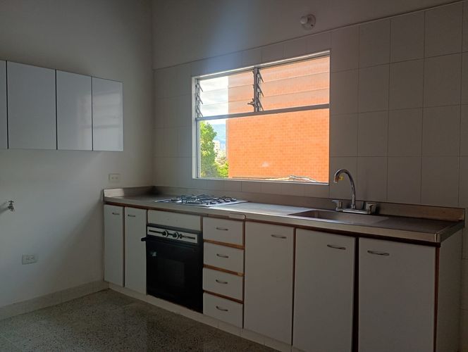 Apartamento de 3 alcobas en venta en Laureles, Medellín, 174 m² · foto 6 de 18