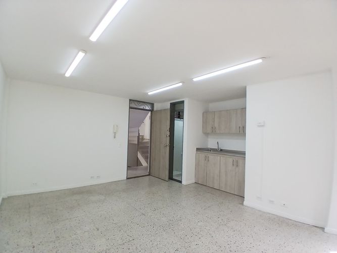 Oficina en arriendo en Estadio, Medellín, 24 m² · foto 4 de 9