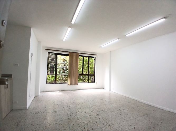 Oficina en arriendo en Estadio, Medellín, 24 m² · foto 6 de 9