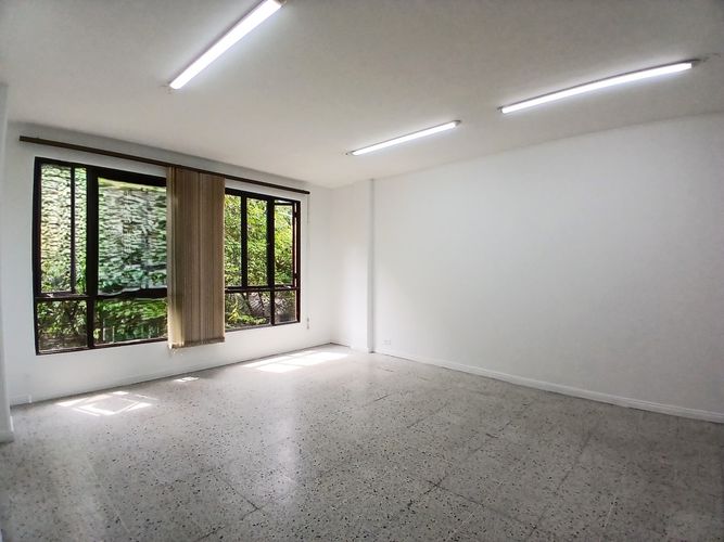 Oficina en arriendo en Estadio, Medellín, 24 m² · foto 7 de 9