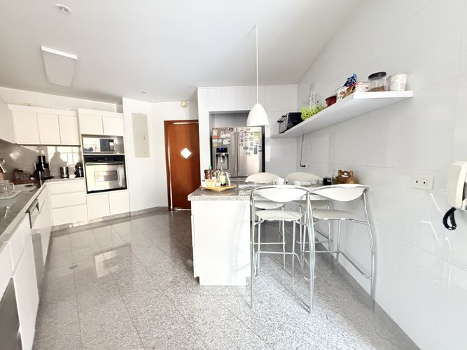 Apartamento de 3 alcobas en venta en Chicó Reservado, Bogotá, 270 m² · foto 10 de 24