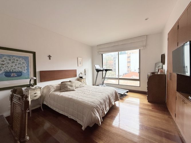 Apartamento de 3 alcobas en venta en Chicó Reservado, Bogotá, 270 m² · foto 18 de 24