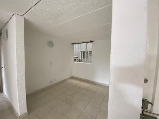 Apartamento de 2 alcobas en venta en Engativá, Bogotá, 45 m² · foto 3 de 19
