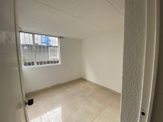 Apartamento de 2 alcobas en venta en Engativá, Bogotá, 45 m² · foto 8 de 19