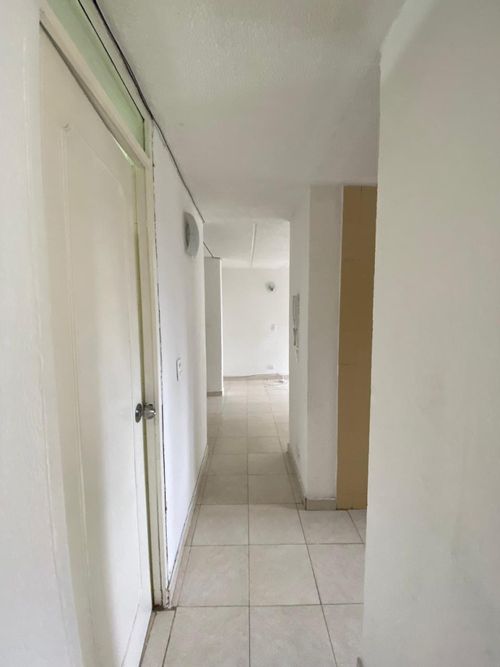 Apartamento de 2 alcobas en venta en Engativá, Bogotá, 45 m² · foto 11 de 19
