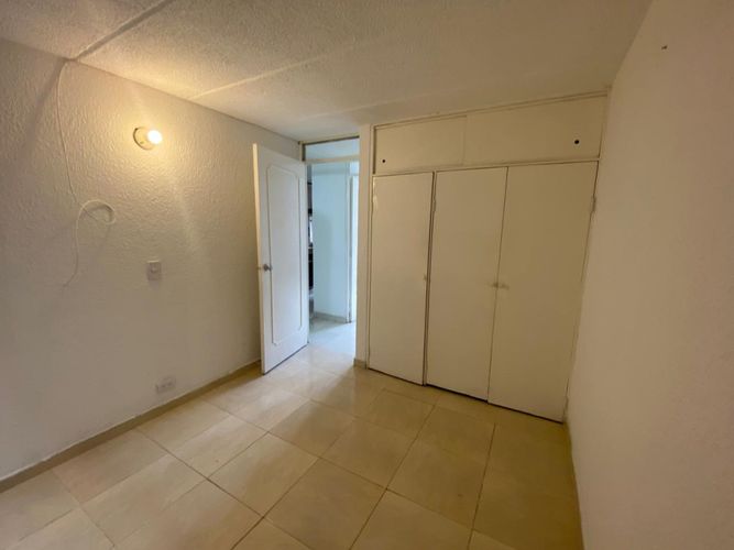 Apartamento de 2 alcobas en venta en Engativá, Bogotá, 45 m² · foto 13 de 19